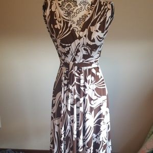 Roulette brown and white dress